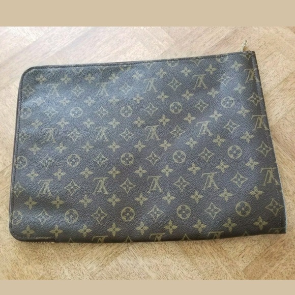Louis Vuitton Handbags - Authentic Louis Vuitton Pouch Case Clutch